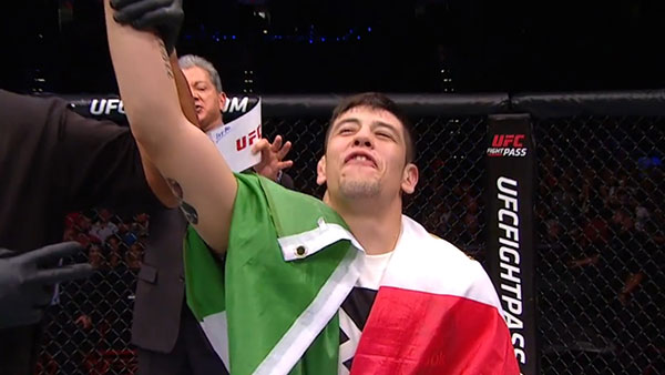 brandon moreno se prépare intensément pour décrocher le titre des poids mouches ufc lors de l'événement à mexico. suivez ses exploits et son combat pour la ceinture.