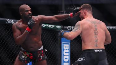 jon jones demande sa libération de l'ufc, exprimant son souhait de quitter l'organisation de mma pour explorer de nouvelles opportunités.